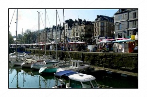 Marché en ville 017