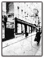 rue du Dauphin avec le commerce Calinette, layettes, confections, ....